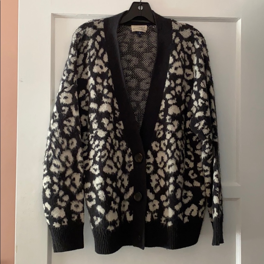 Animal print b&w oversized cardigan